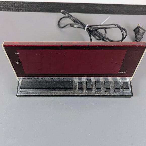 Vintage Spartus Hi Tech 1150 Digital Alarm Clock - WORKING! - Picture 2 of 7